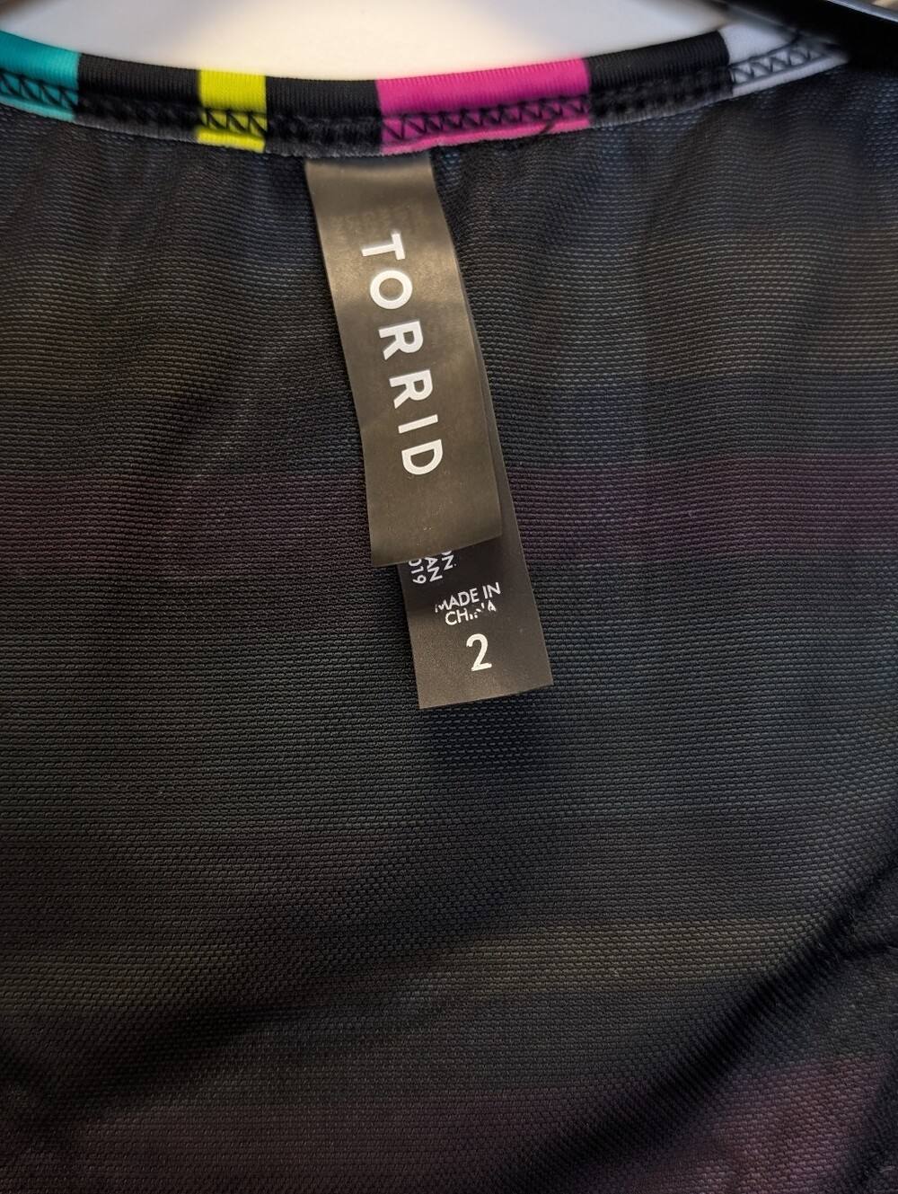 Torrid Wireless Racerback Tankini Striped Colorful Swim Top Size 2 18/20 - Picture 4 of 12